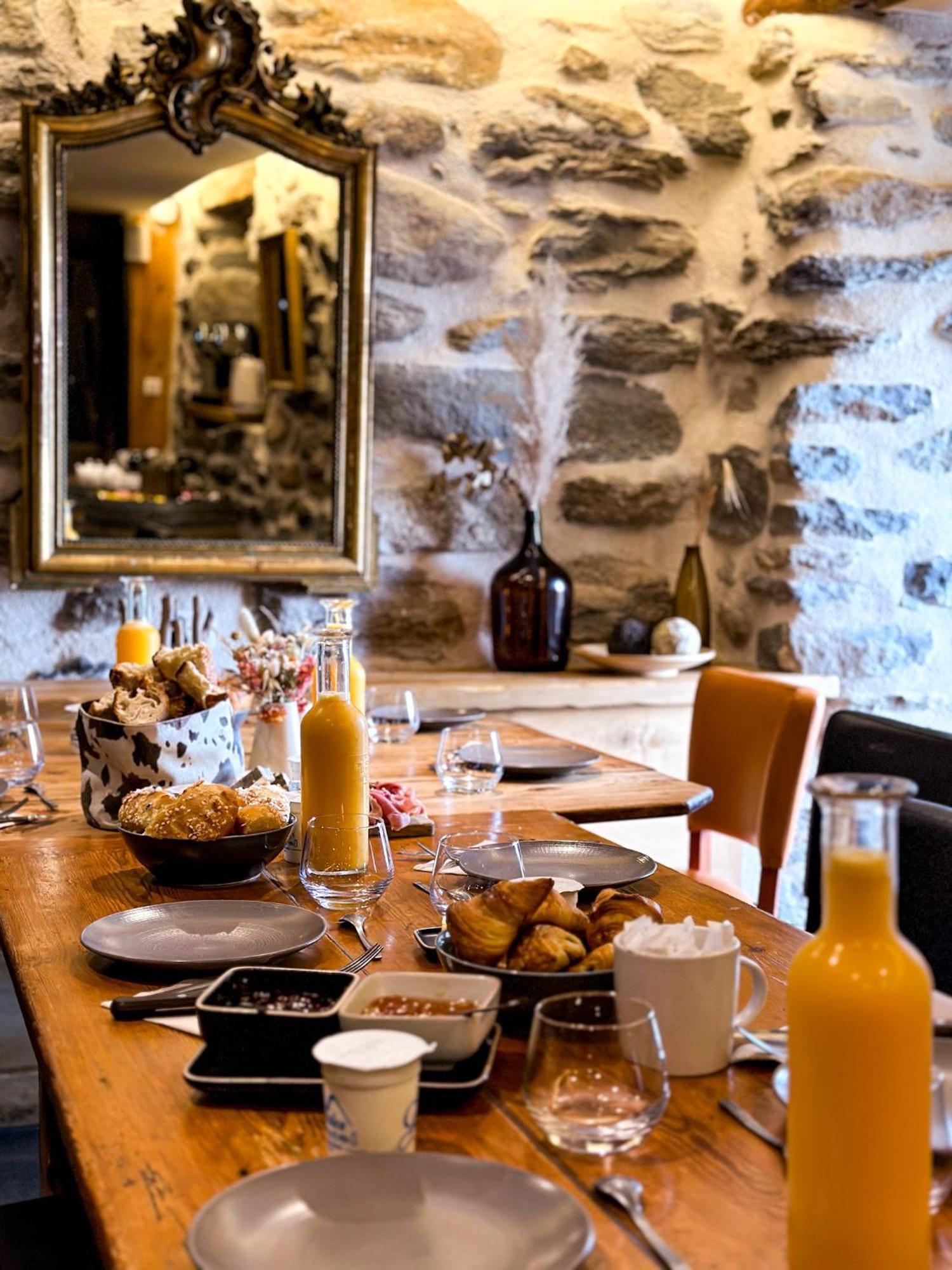 La Ferme Du Bien-Etre Bed and Breakfast Saint-Julien-Chapteuil Buitenkant foto